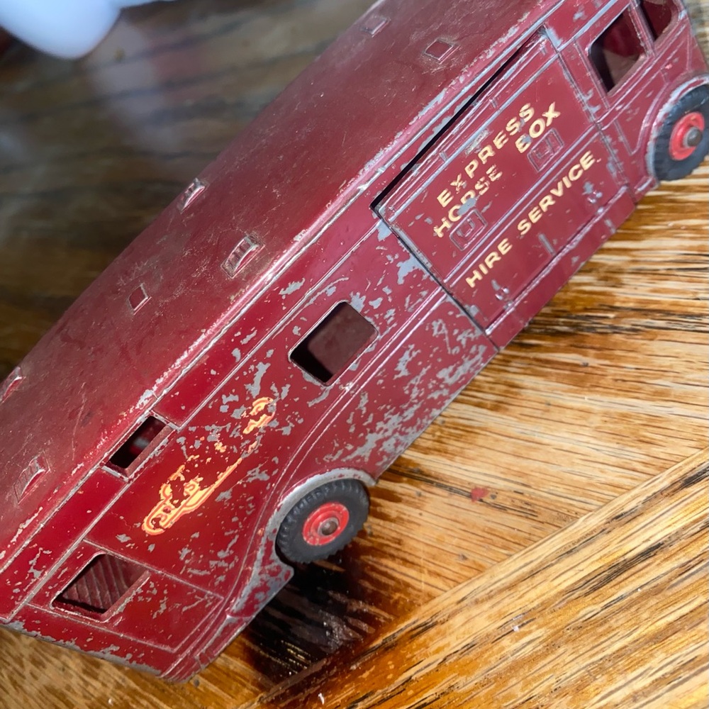 Dinky Super Toys no. 981 Horse Box